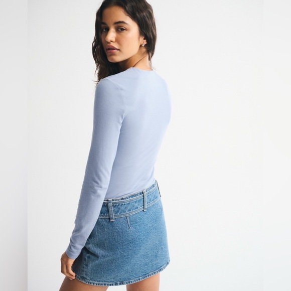 Abercrombie & Fitch - Double-Lined Long-Sleeve Baby Tee - Picture 2 of 7